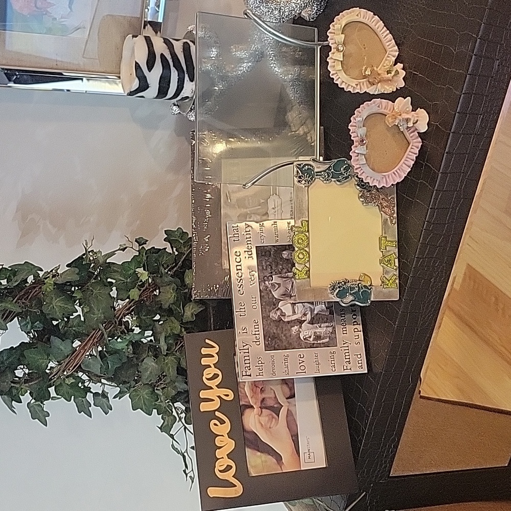 Lot of 7 picture frames